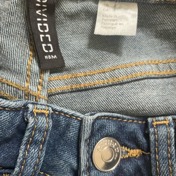 H&M denim shorts - Picture 3 of 3